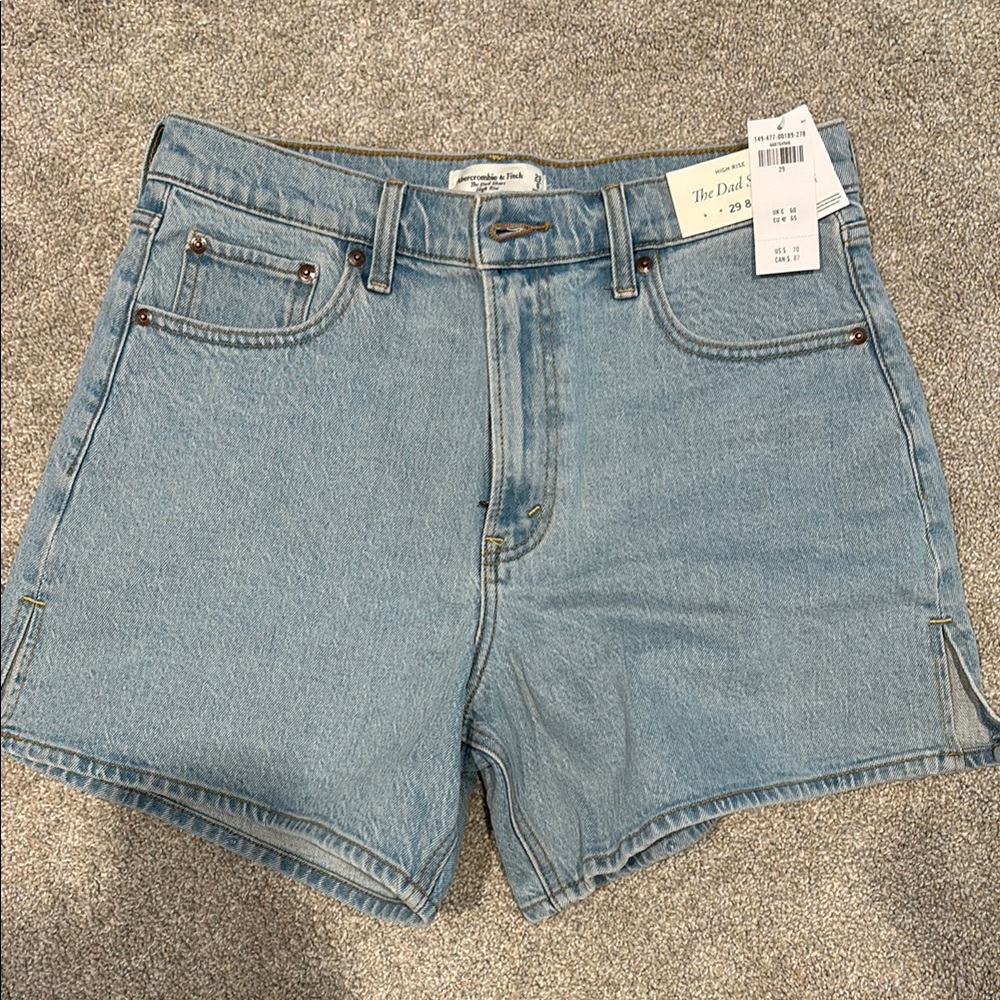 NWT Abercrombie High Rise Dad Short
